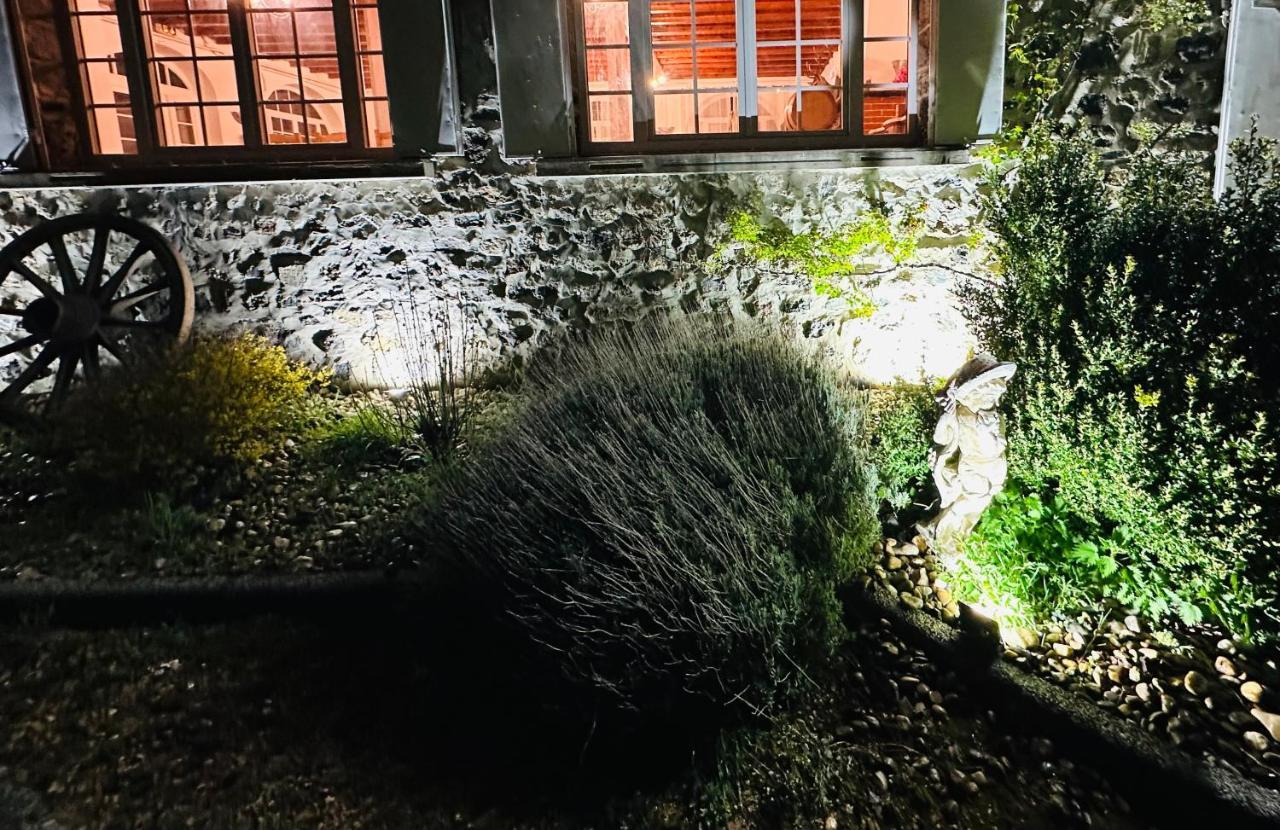 Goudet Hl Hotel De La Loire מראה חיצוני תמונה